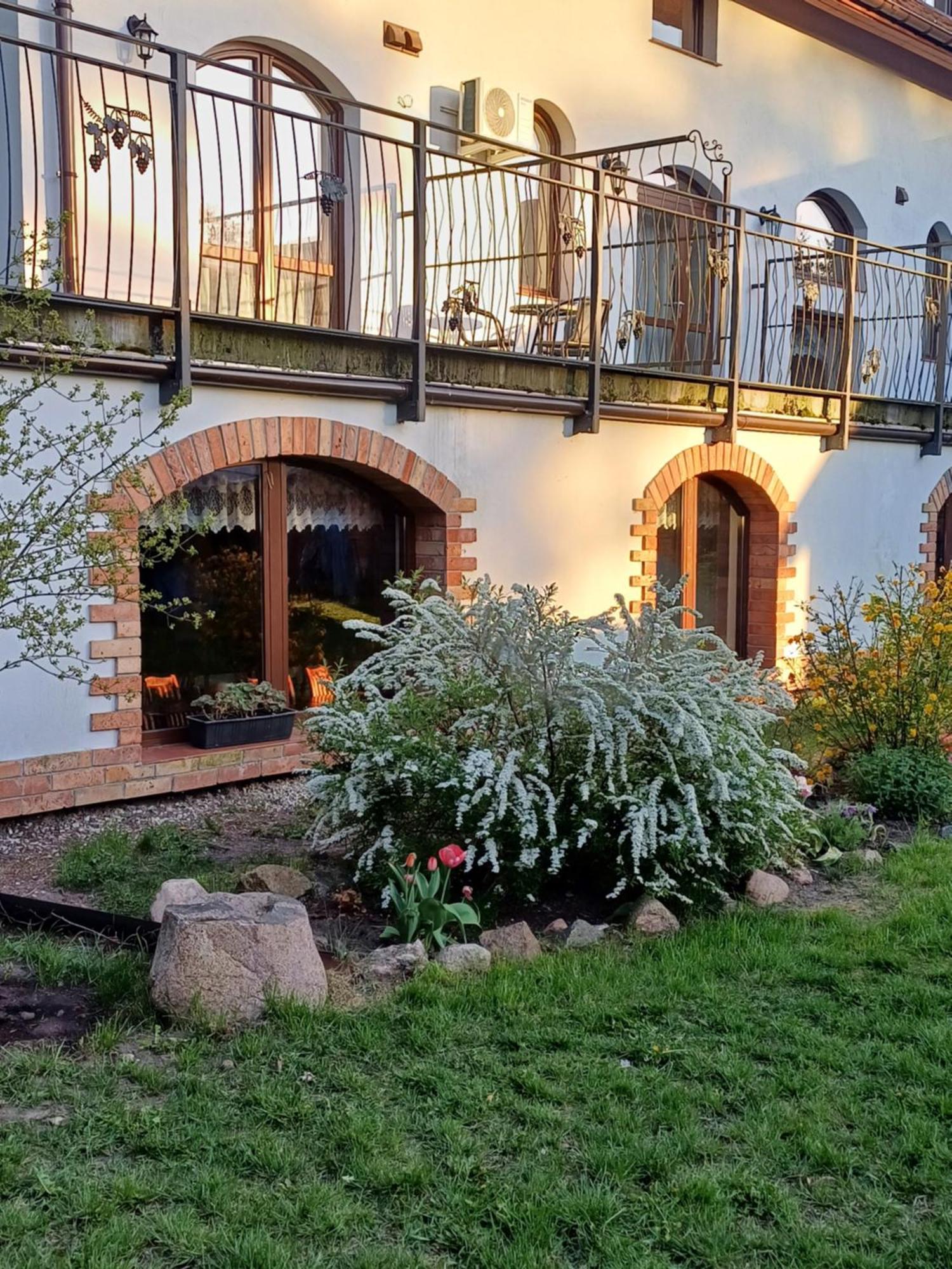 Gosciniec Twoje Mazury Nad Jeziorem Sniardwy Tuz Obok Plazy Новые Гуты Экстерьер фото